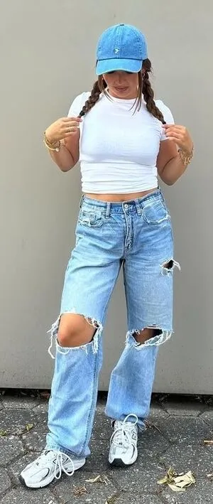 Alinamour OnlyFans Leaked Free Thumbnail Picture - #1iDG2oM5Gv