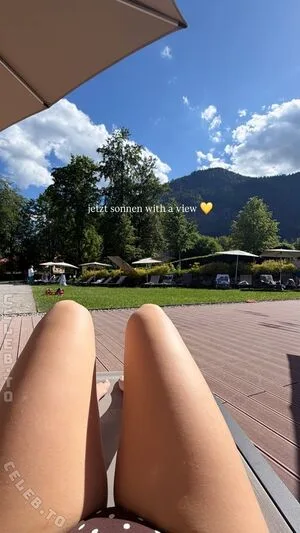 Alinamour OnlyFans Leaked Free Thumbnail Picture - #4tfbkba1gc