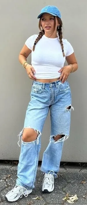 Alinamour OnlyFans Leaked Free Thumbnail Picture - #wEOcbVEkS1