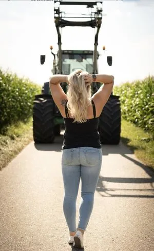 Alinas Landleben OnlyFans Leaked Free Thumbnail Picture - #GmVePeZ6Hp