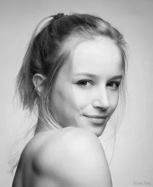 Aline Dessine OnlyFans Leaked Free Thumbnail Picture - #UHZbVNFFay