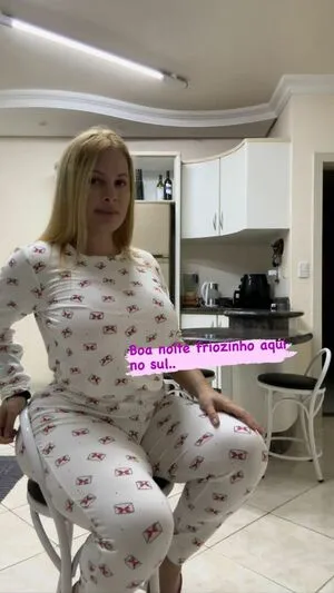 Aline Fuchter Ouriques OnlyFans Leaked Free Thumbnail Picture - #KIcoWOSmem