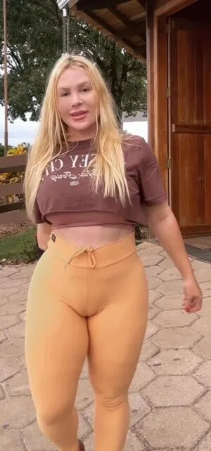 Aline Fuchter Ouriques OnlyFans Leaked Free Thumbnail Picture - #e8DZmkJmHz