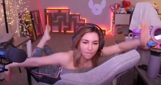 Alinity Divine OnlyFans Leaked Free Thumbnail Picture - #6fslzBbeY0