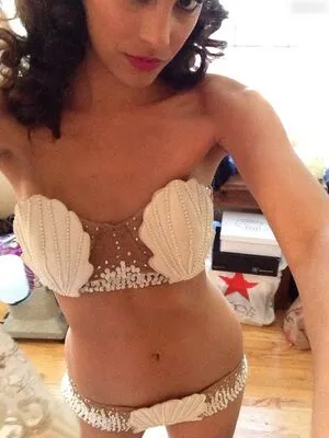 Alisar Ailabouni OnlyFans Leaked Free Thumbnail Picture - #08Nzii4sty