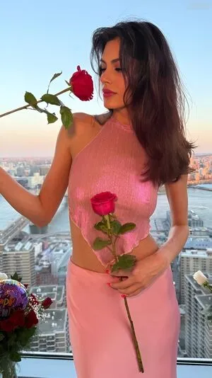 Alisar Ailabouni OnlyFans Leaked Free Thumbnail Picture - #L6pVUKvk81