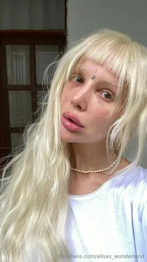 Alisas Wonderland OnlyFans Leaked Free Thumbnail Picture - #0tR0W8W21E