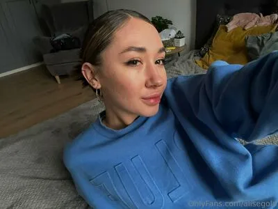 Alisegold OnlyFans Leaked Free Thumbnail Picture - #YSHQphI0lM