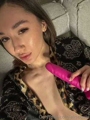 Alisegold OnlyFans Leaked Free Thumbnail Picture - #yscW51fdn7