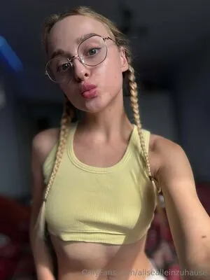 Alisehomealone OnlyFans Leaked Free Thumbnail Picture - #OlMEoKm9At