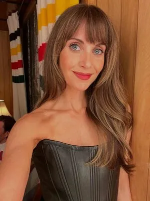 Alison Brie OnlyFans Leaked Free Thumbnail Picture - #0mGcxODQcs