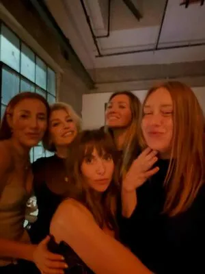 Alison Brie OnlyFans Leaked Free Thumbnail Picture - #CDPiOpBYRa