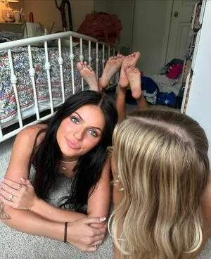 Alison Mitcham OnlyFans Leaked Free Thumbnail Picture - #YYrokA0CYD