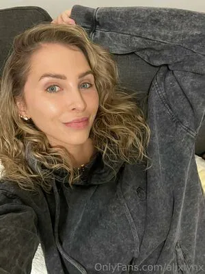 Alixlynx OnlyFans Leaked Free Thumbnail Picture - #H5HGKUrnJV