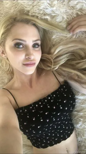 Alixlynx OnlyFans Leaked Free Thumbnail Picture - #TEXX9XqrVo