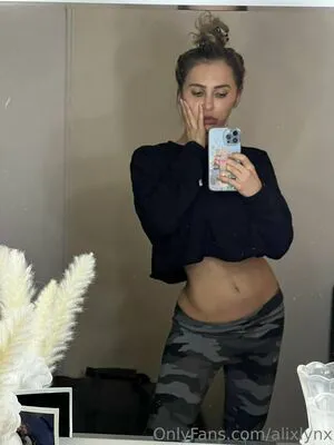 Alixlynx OnlyFans Leaked Free Thumbnail Picture - #TsIBeOKDCe