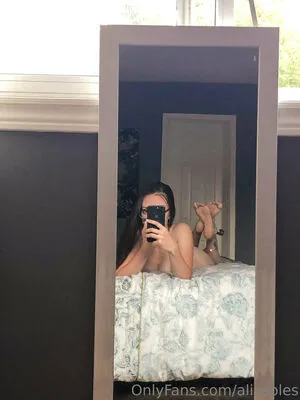 Alixsoles OnlyFans Leaked Free Thumbnail Picture - #WwlDmRKRCh