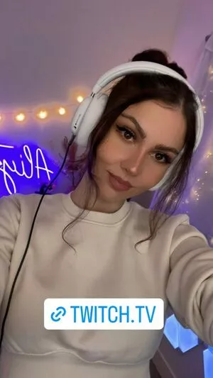 Aliythia OnlyFans Leaked Free Thumbnail Picture - #9NU0GFN3a4