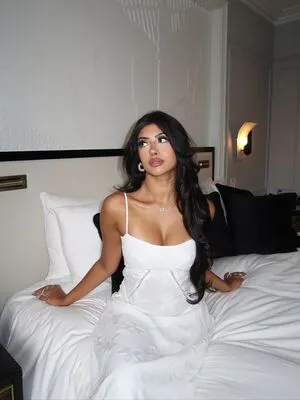 Aliza Shan OnlyFans Leaked Free Thumbnail Picture - #lAdup9j1Xg