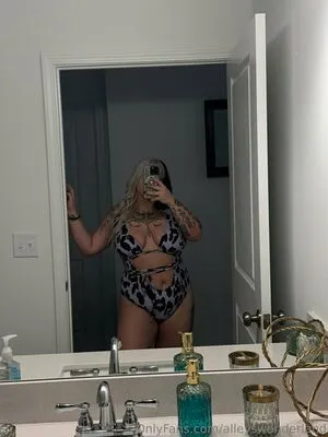Alleyswonderland OnlyFans Leaked Free Thumbnail Picture - #q9JAm7YyNg