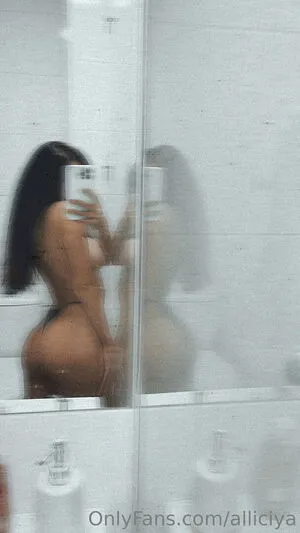 Alliciya OnlyFans Leaked Free Thumbnail Picture - #angrluZUf0
