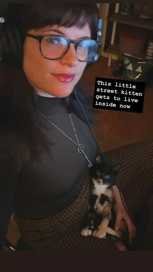 Allie Goertz OnlyFans Leaked Free Thumbnail Picture - #0GMXx0UcU5