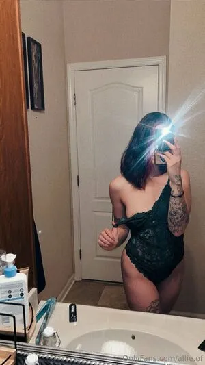 Allie Of OnlyFans Leaked Free Thumbnail Picture - #bbGOSI2dyM