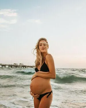 Allie Wes OnlyFans Leaked Free Thumbnail Picture - #QCAsBvYU0A