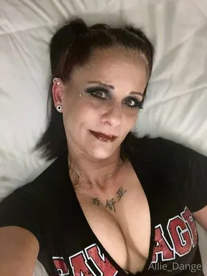 Alliedanger OnlyFans Leaked Free Thumbnail Picture - #M3ltGQ7l04