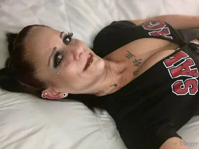 Alliedanger OnlyFans Leaked Free Thumbnail Picture - #PsxyWgH94a