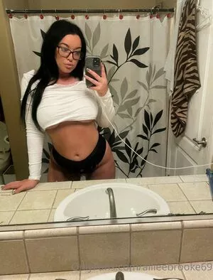 Allieebrooke69 OnlyFans Leaked Free Thumbnail Picture - #SMOrPoYd9u