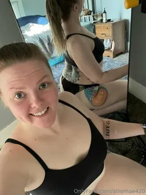 Alliemae420 OnlyFans Leaked Free Thumbnail Picture - #2F5OL0gUIa