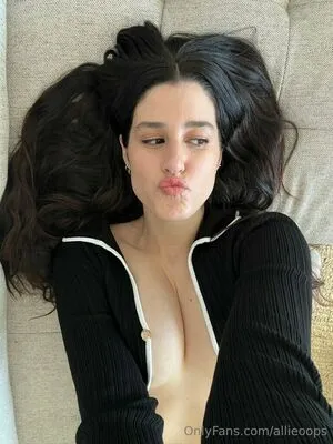 Allieoops OnlyFans Leaked Free Thumbnail Picture - #7xpdfMvmio