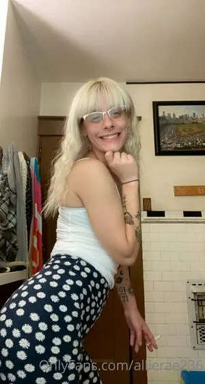 Allierae236 OnlyFans Leaked Free Thumbnail Picture - #1KrlIwb2aY