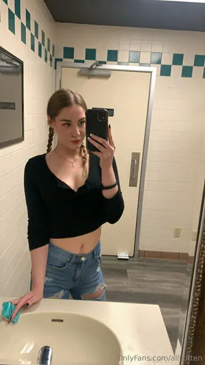 Allikitten OnlyFans Leaked Free Thumbnail Picture - #XiH3508gk9