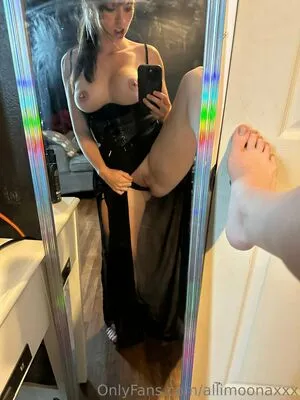 Allimoonaxxx OnlyFans Leaked Free Thumbnail Picture - #0LBPps3Iiv