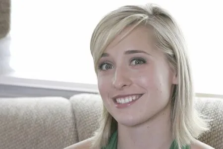 Allison Mack OnlyFans Leaked Free Thumbnail Picture - #duWnlJLkdu