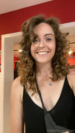 Alliwo OnlyFans Leaked Free Thumbnail Picture - #3C5CSfXzMm