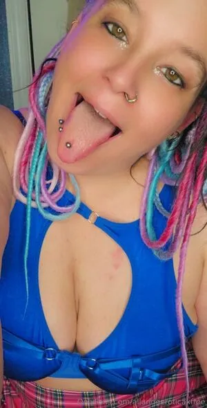 Alluringeroticaxfree OnlyFans Leaked Free Thumbnail Picture - #fXNrFaW689