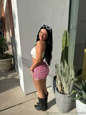 Ally1kenobi OnlyFans Leaked Free Thumbnail Picture - #Egux4l5NDO