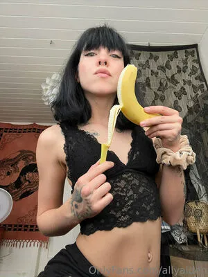 Allyalden OnlyFans Leaked Free Thumbnail Picture - #HDYRGWOYCM