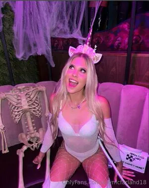 Allymcfarland18 OnlyFans Leaked Free Thumbnail Picture - #5k5knkSrXk