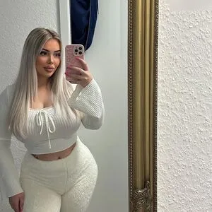 Allysophiie OnlyFans Leaked Free Thumbnail Picture - #zNOc32REXP