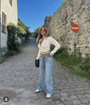 Alma Perssons OnlyFans Leaked Free Thumbnail Picture - #2E8R789132