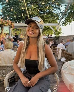 Alma Perssons OnlyFans Leaked Free Thumbnail Picture - #GuoX9UApIC