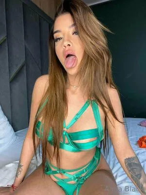 Almablack OnlyFans Leaked Free Thumbnail Picture - #OVviBsCT3D