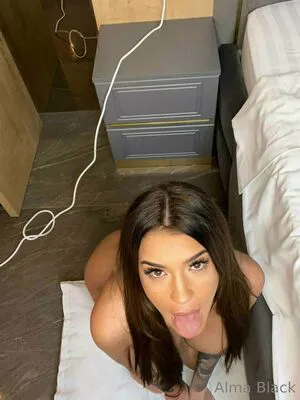 Almablack OnlyFans Leaked Free Thumbnail Picture - #sycNmSc6xP