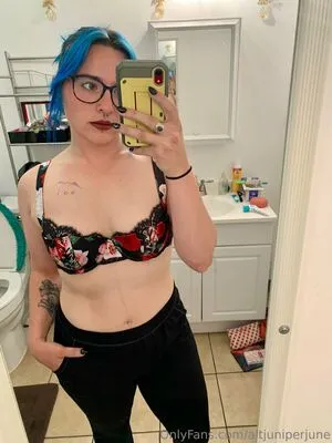 Altjuniperjune OnlyFans Leaked Free Thumbnail Picture - #3vb3a04a93