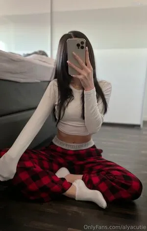 Alya Cutieee OnlyFans Leaked Free Thumbnail Picture - #M9cpR7MiL6