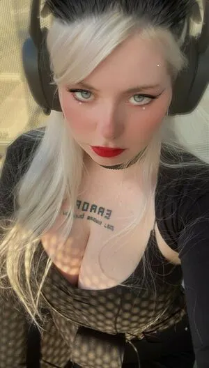 Alyatrosk OnlyFans Leaked Free Thumbnail Picture - #0QXgY7s1Es